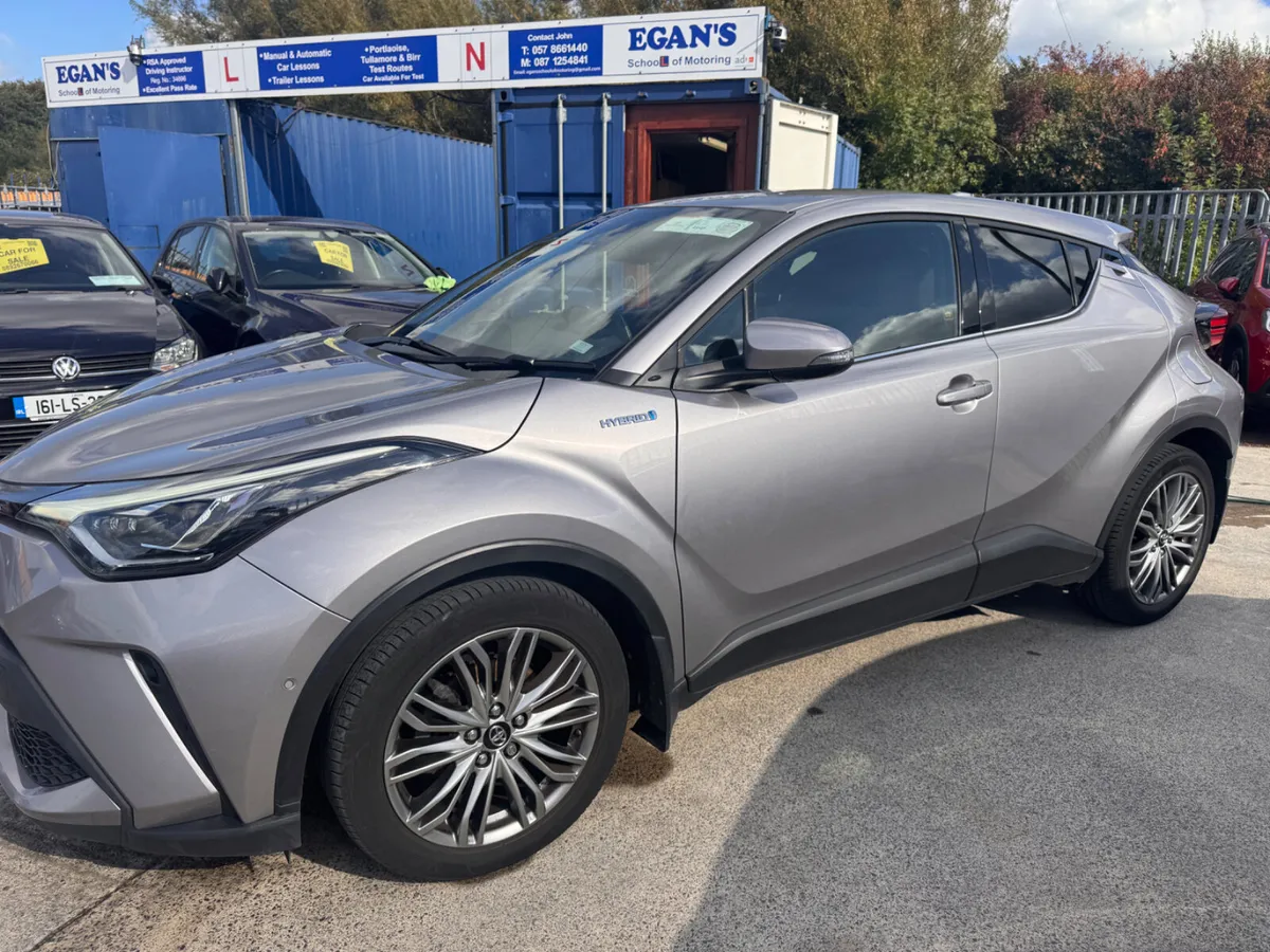 Toyota C-HR 2022 - Image 2