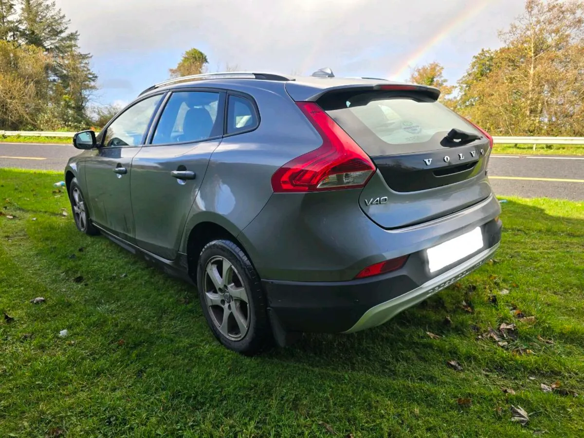 2015 Volvo V40 Automatic - Image 4