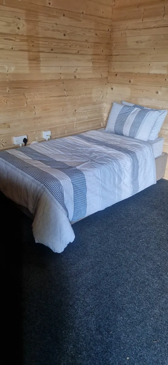 2 x sigel  beds  🛌 - Image 1