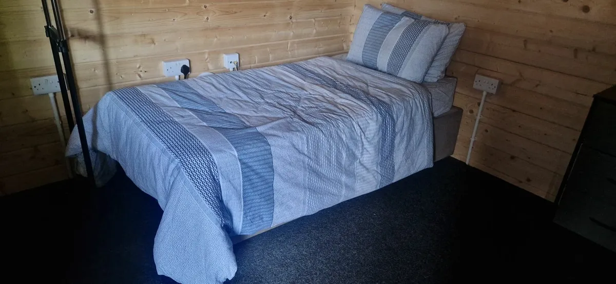 2 x sigel  beds  🛌 - Image 3