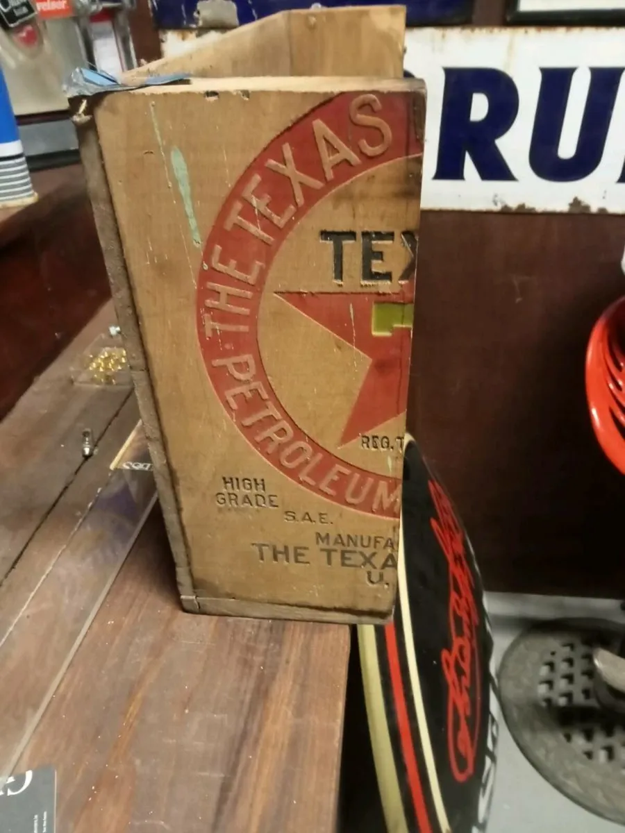Old Texaco oil timber box - Image 3