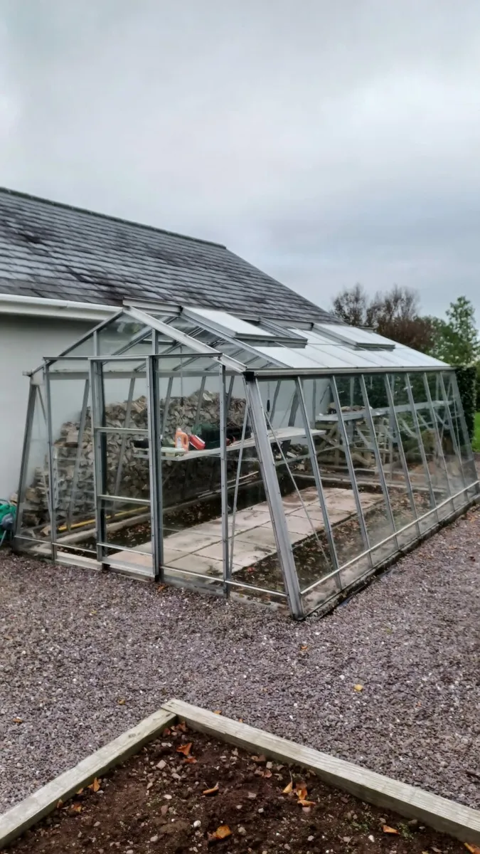 glass greenhouse - Image 1