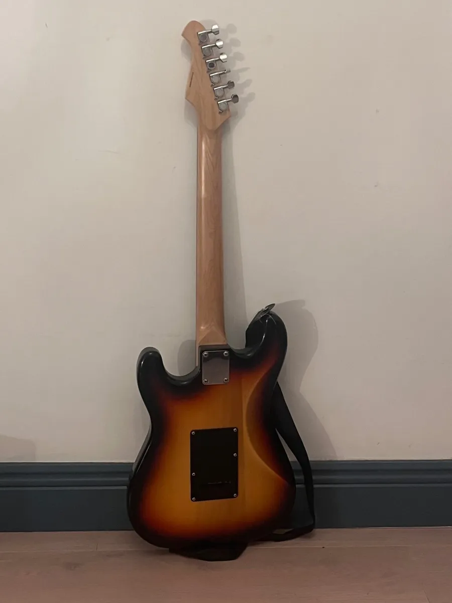 Aria Pro II STG Electric Guitar + Case bundle - Image 2