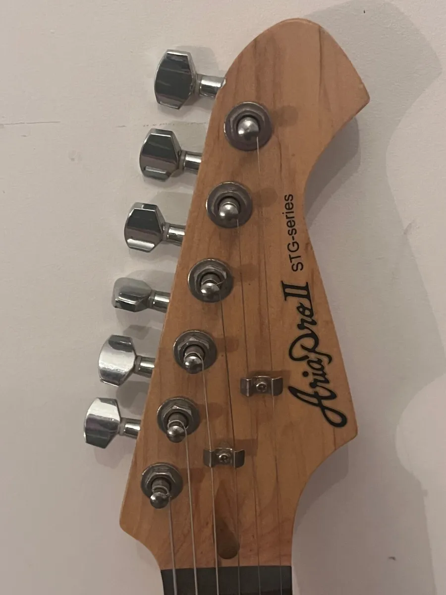 Aria Pro II STG Electric Guitar + Case bundle - Image 3