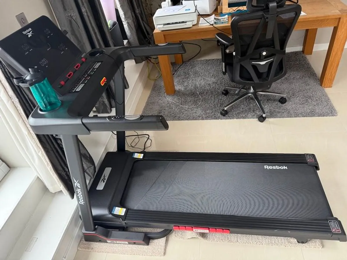 Reebok Jet 100 Z Treadmill - Image 3
