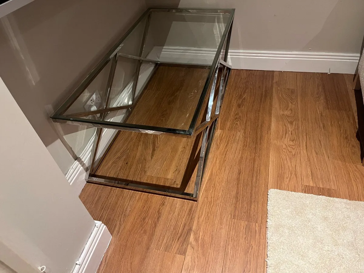 Glass table - Image 2