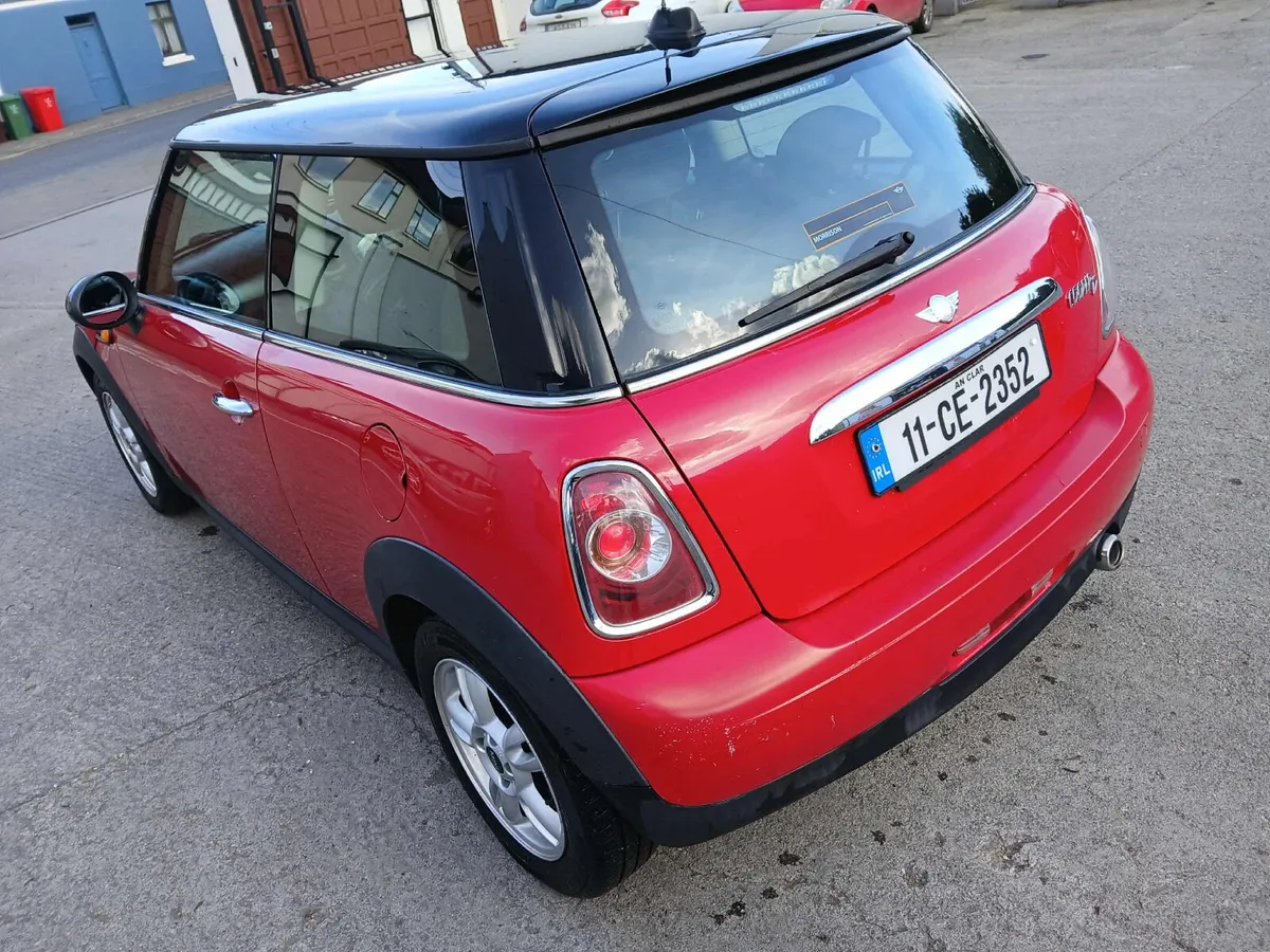 Mini Cooper 2011 - Image 2