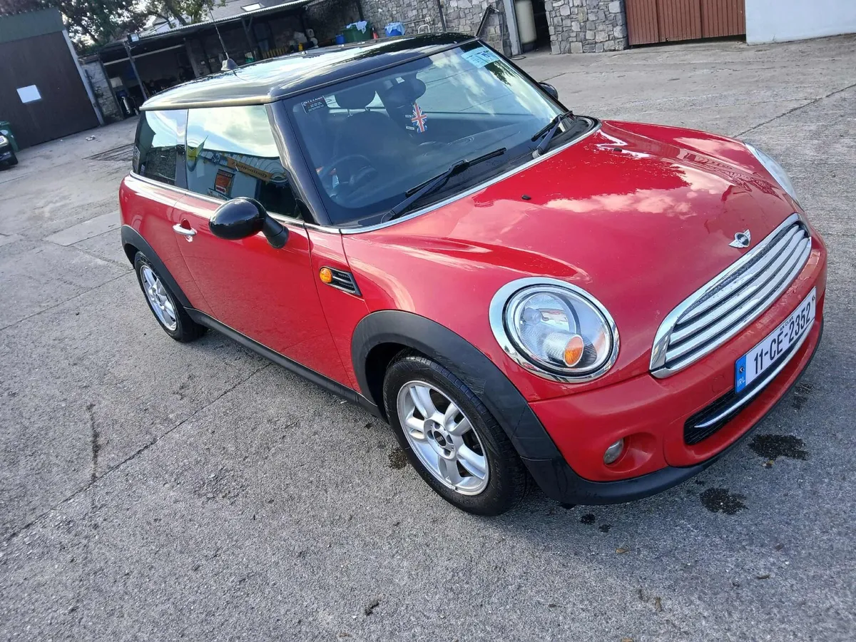 Mini Cooper 2011 - Image 1