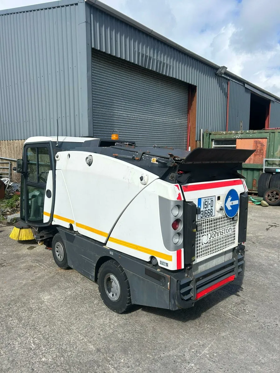 2015 road sweeper for sale - Image 3