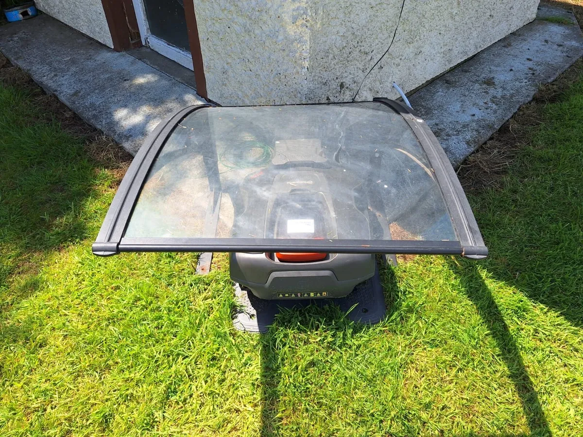 Canopy for robot mower - Image 1