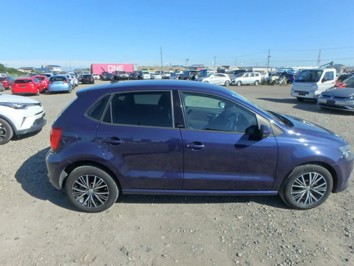 2016  Vw Polo 1.2 Petrol Auto HIGH SPEC MODEL - Image 4