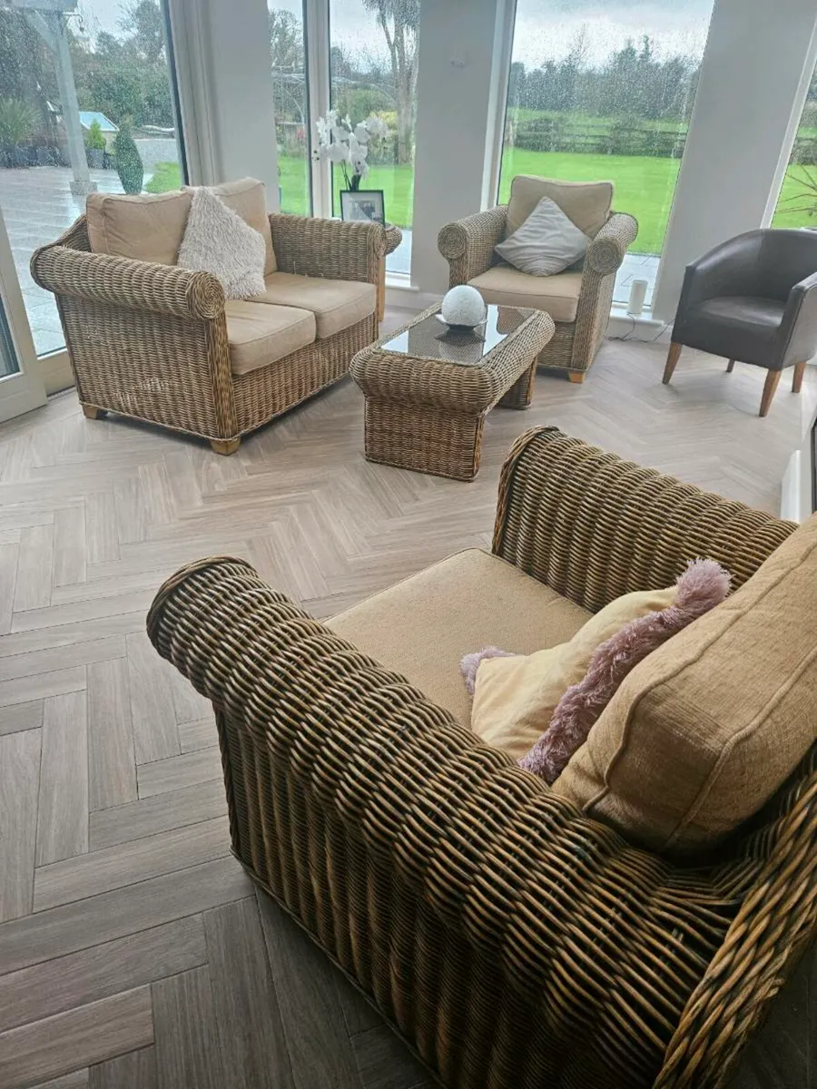 Conservatory suite - Image 1