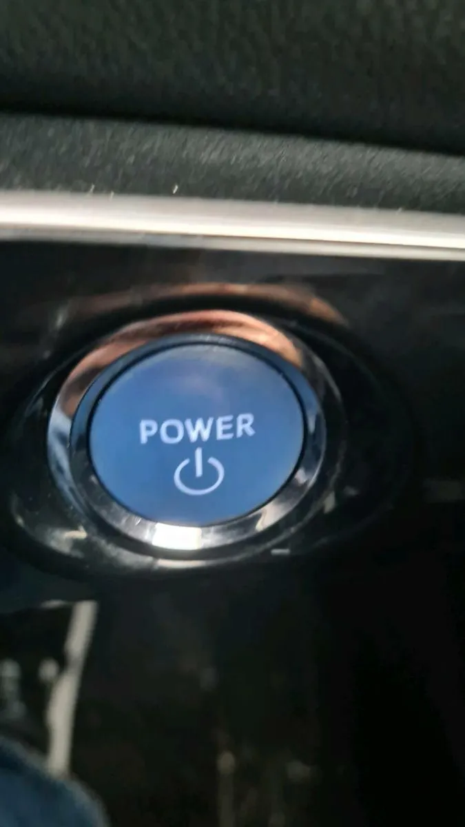 Toyota Prius - Image 4