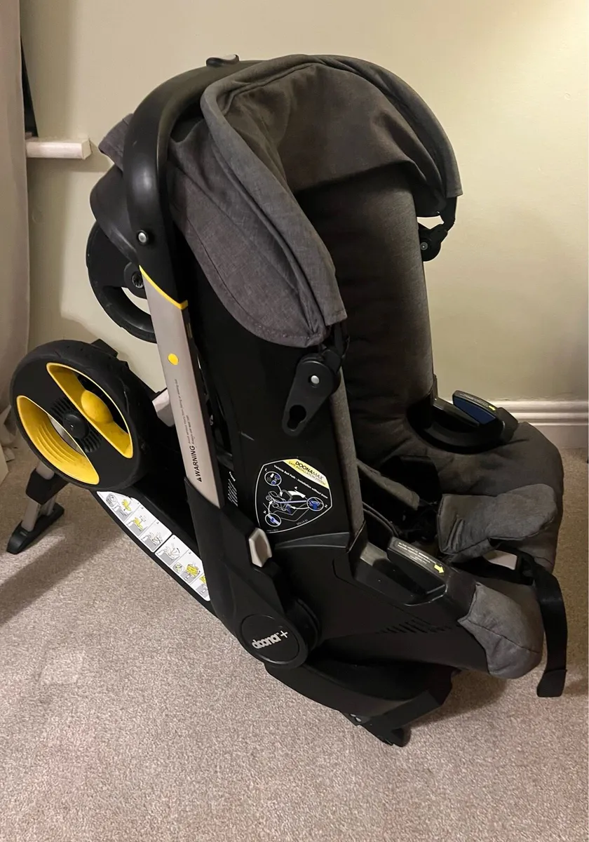 Doona Car Seat Buggy Travel System with Isofix - Image 2