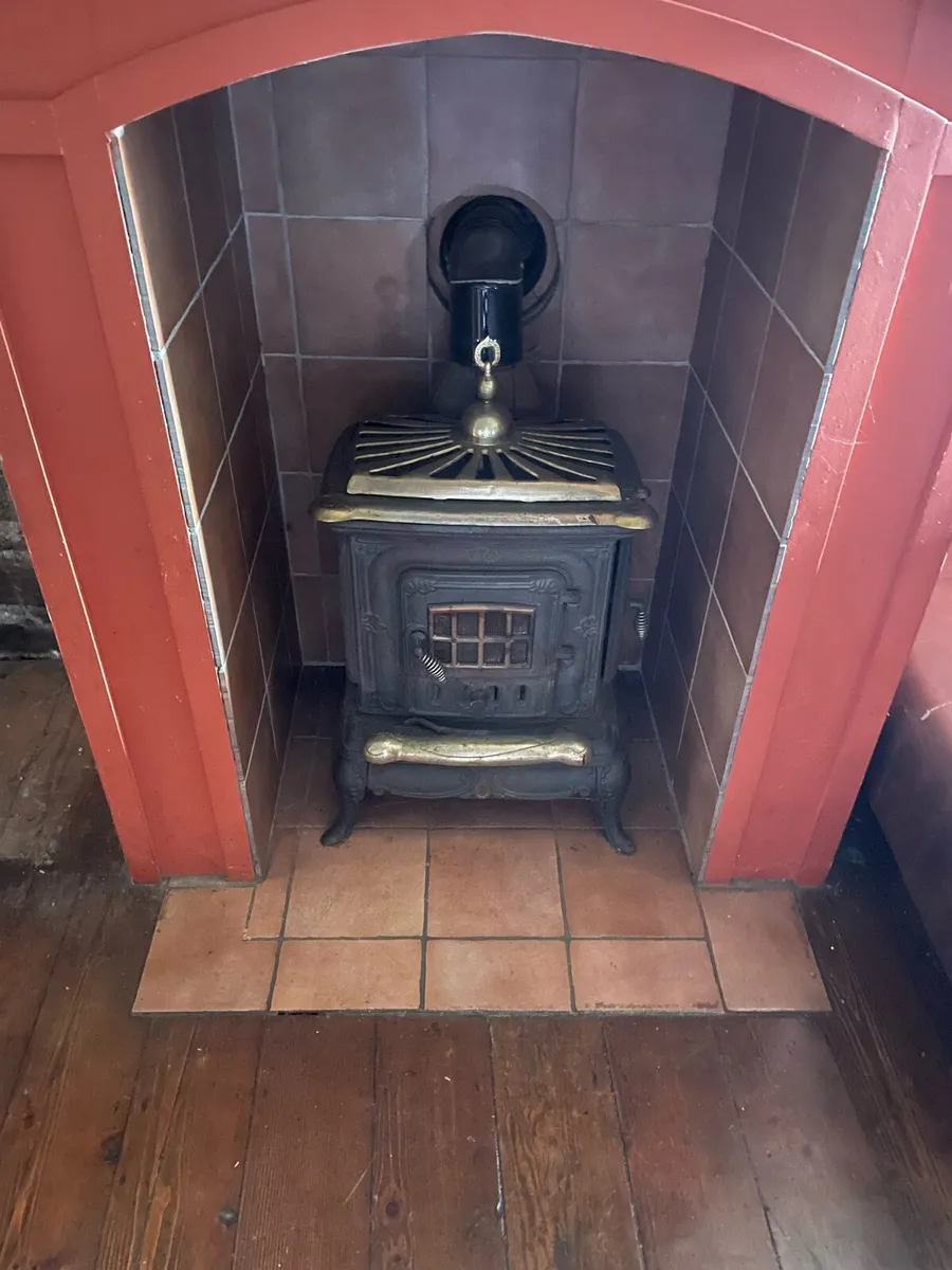 Cast iron stove