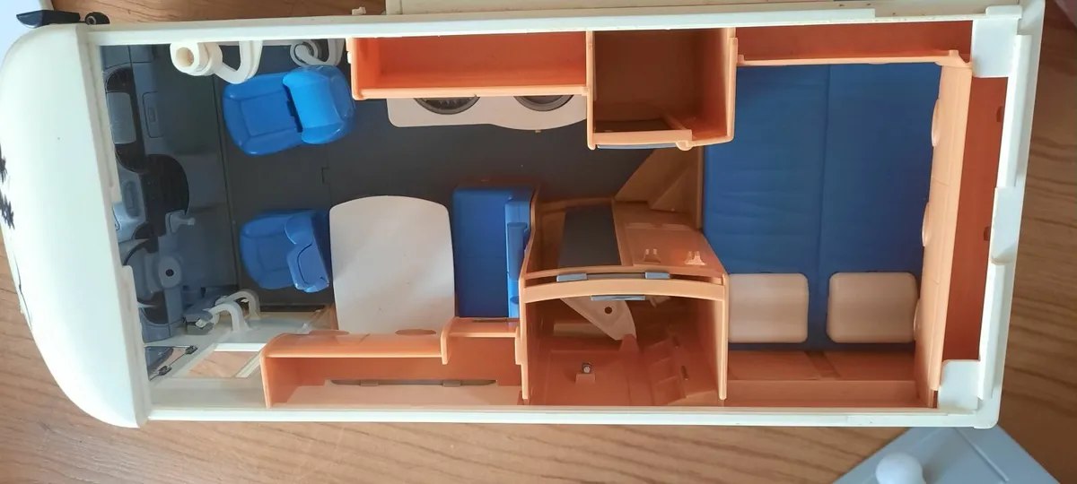 Lots of toys - Image 1