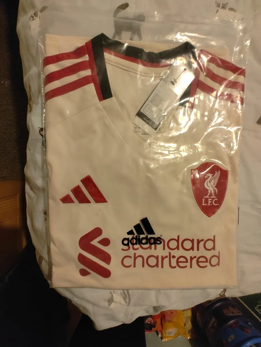 Liverpool jersey size large new
