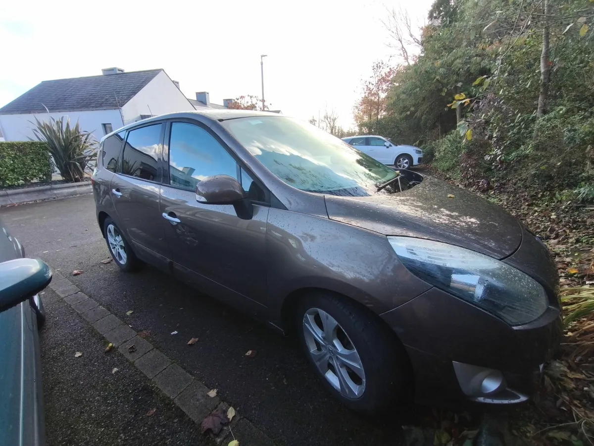 Renault Grand Scenic 7 Seats - Image 2