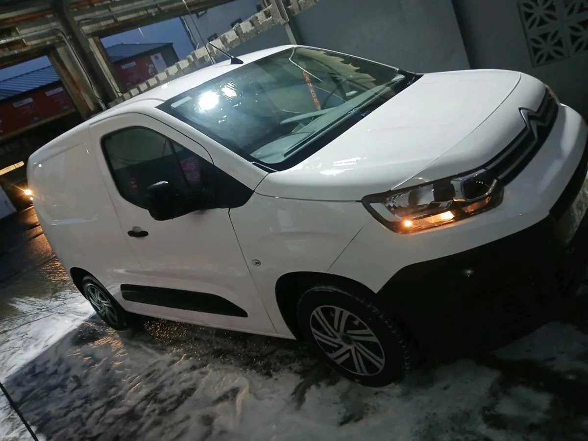 2 Citroen Berlingo 1.6 vans - Image 2