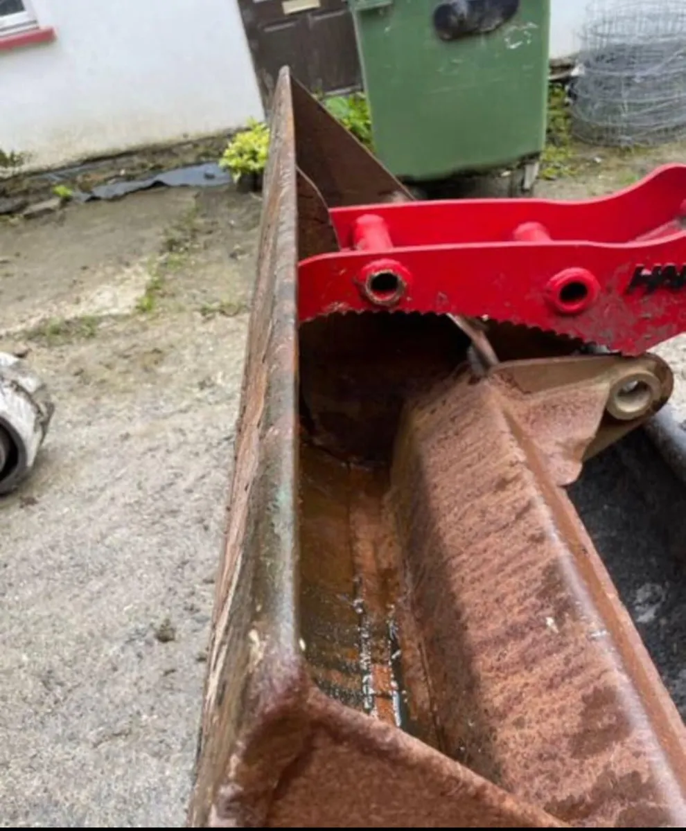 Hitachi grading bucket - Image 4