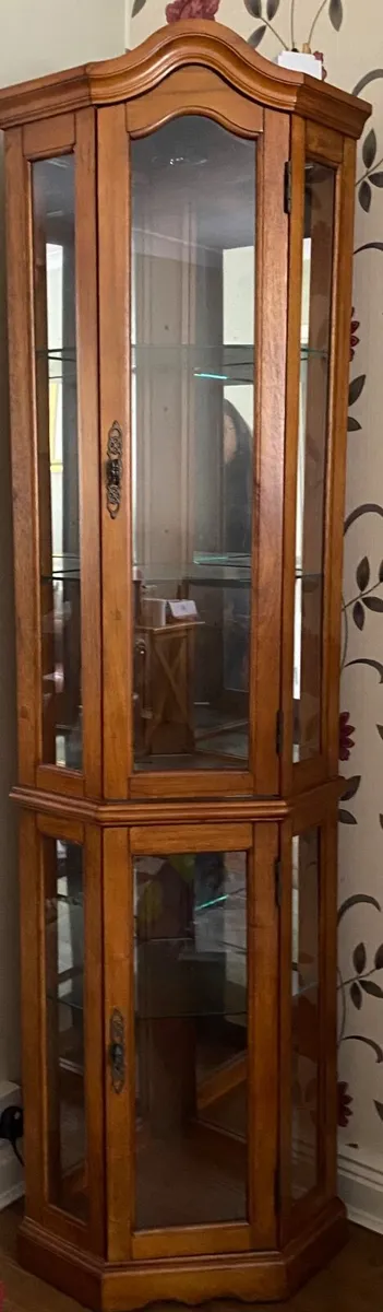 Furniture corner unit