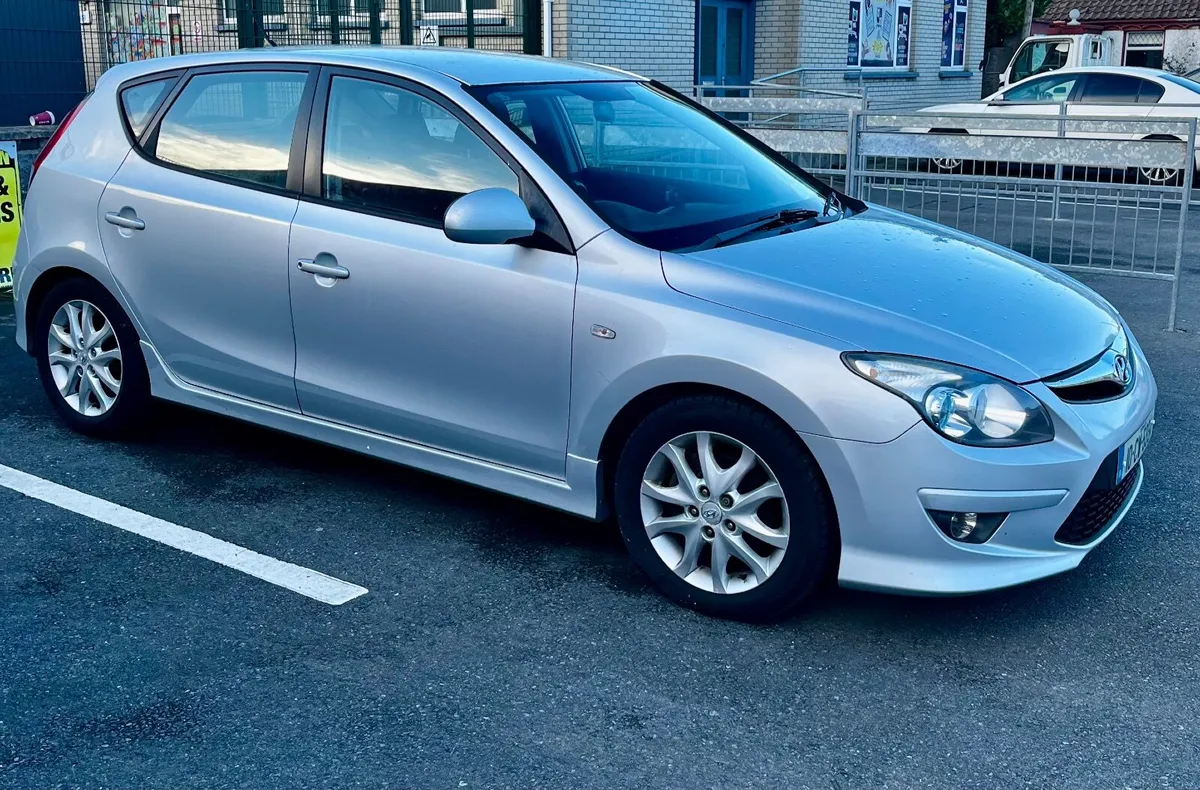 Hyundai i30 2010 - Image 1