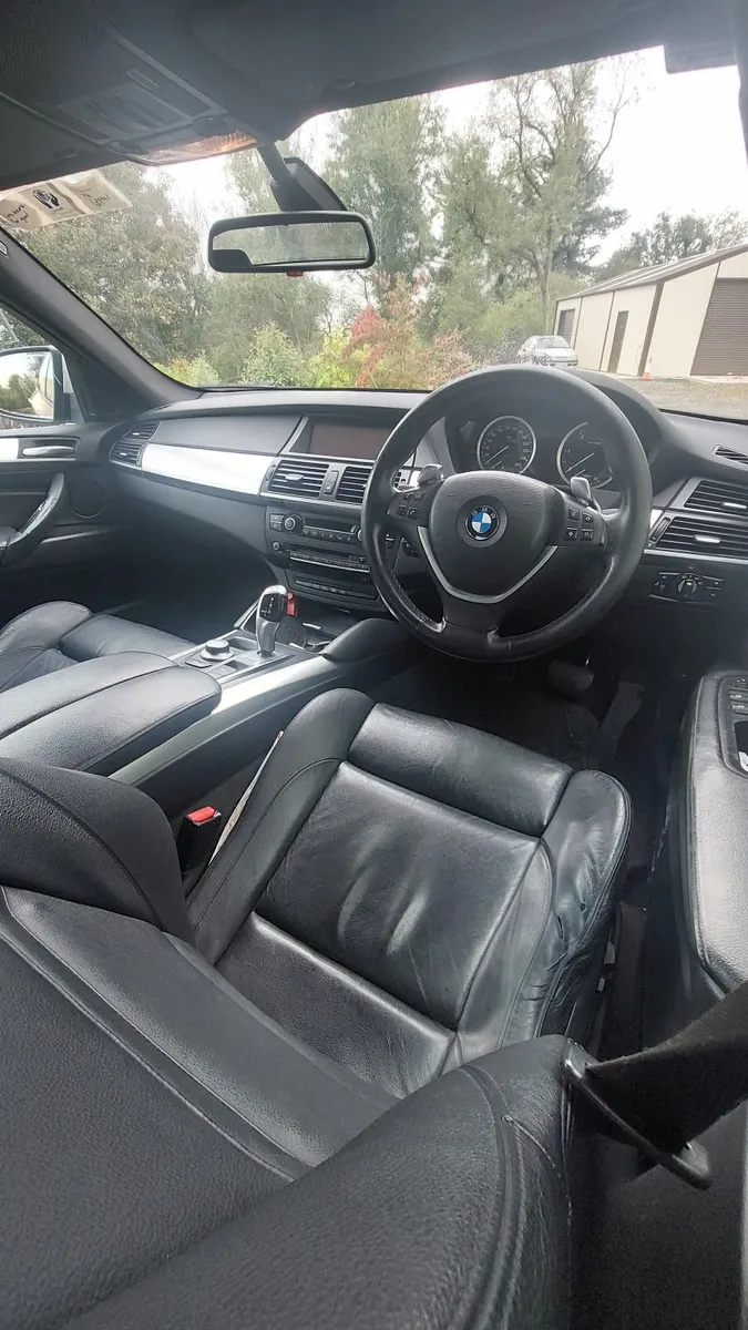 BMW X6 - Image 2