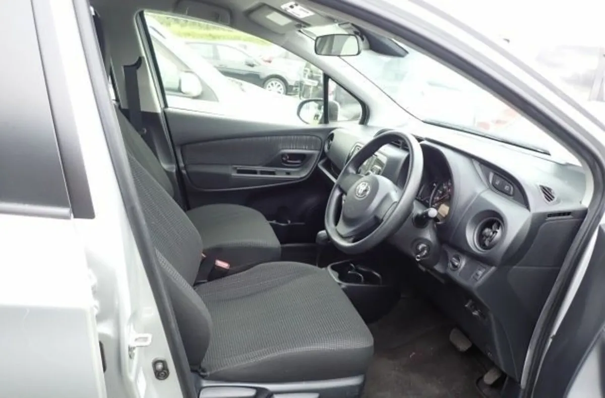 Toyota Vitz 2020 Low Mileage - Image 4