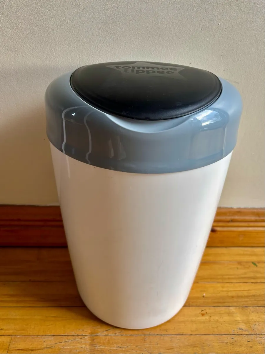 Tommee Tippee twist and click napoy bin - Image 1