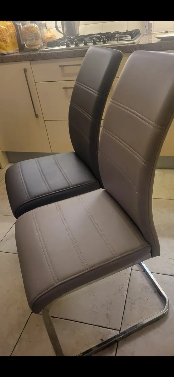 6 kitchen chairs - Image 2