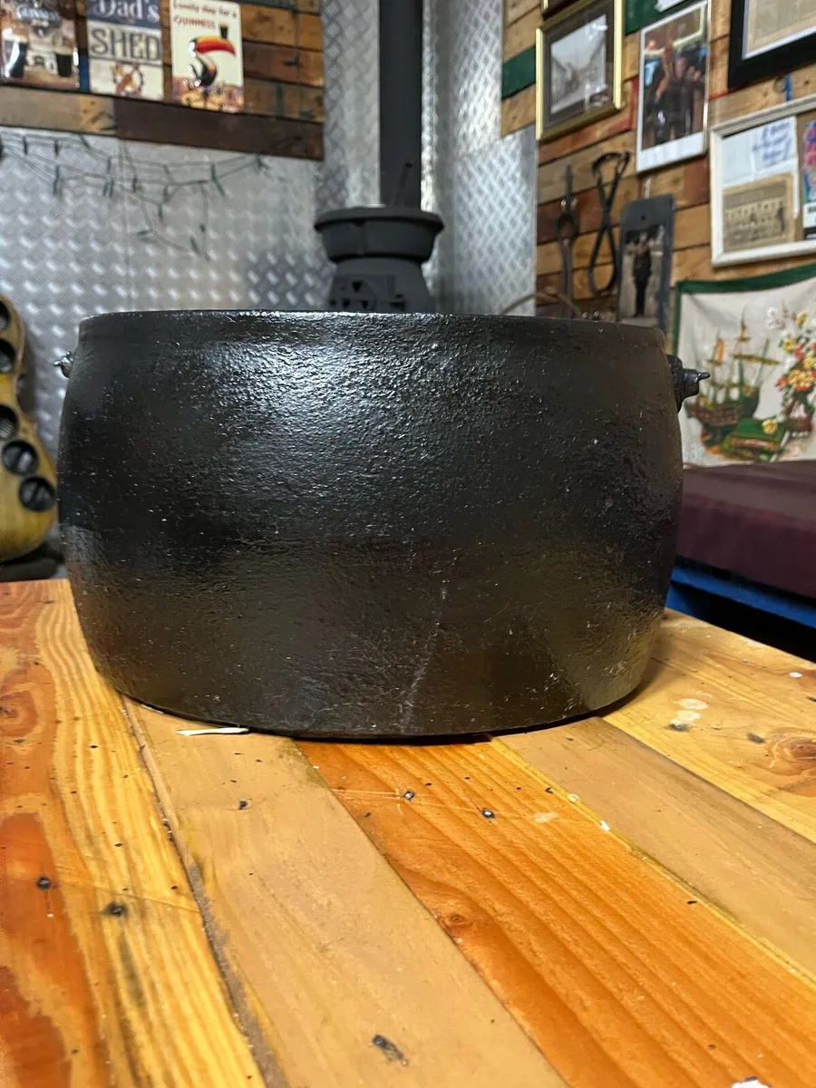 Antique pots - Image 4