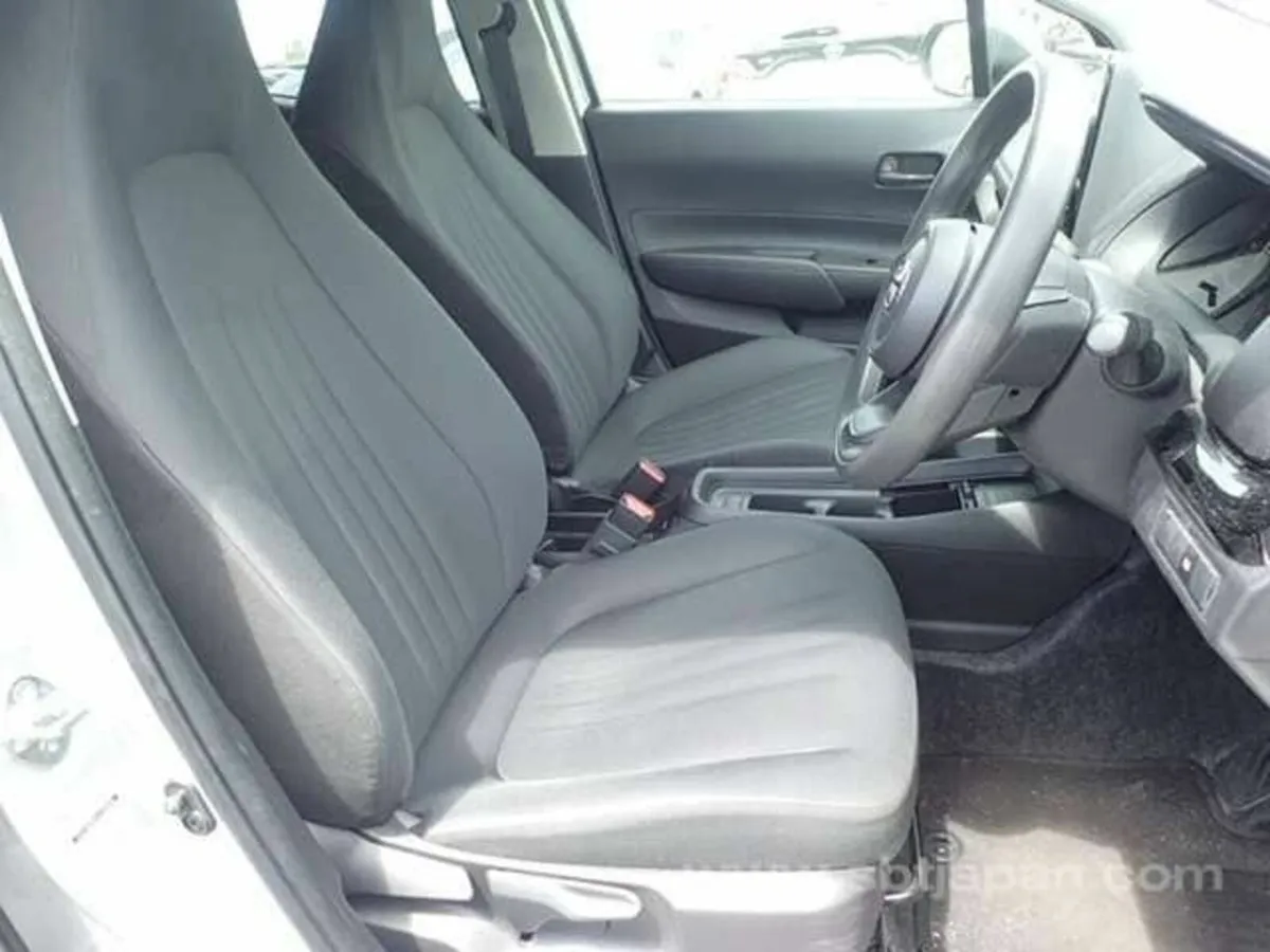 Toyota Aqua 2022 - Image 3