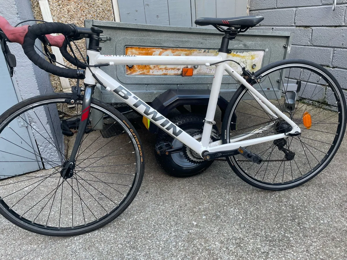 B’Twin Triban Racing Bike - Image 2