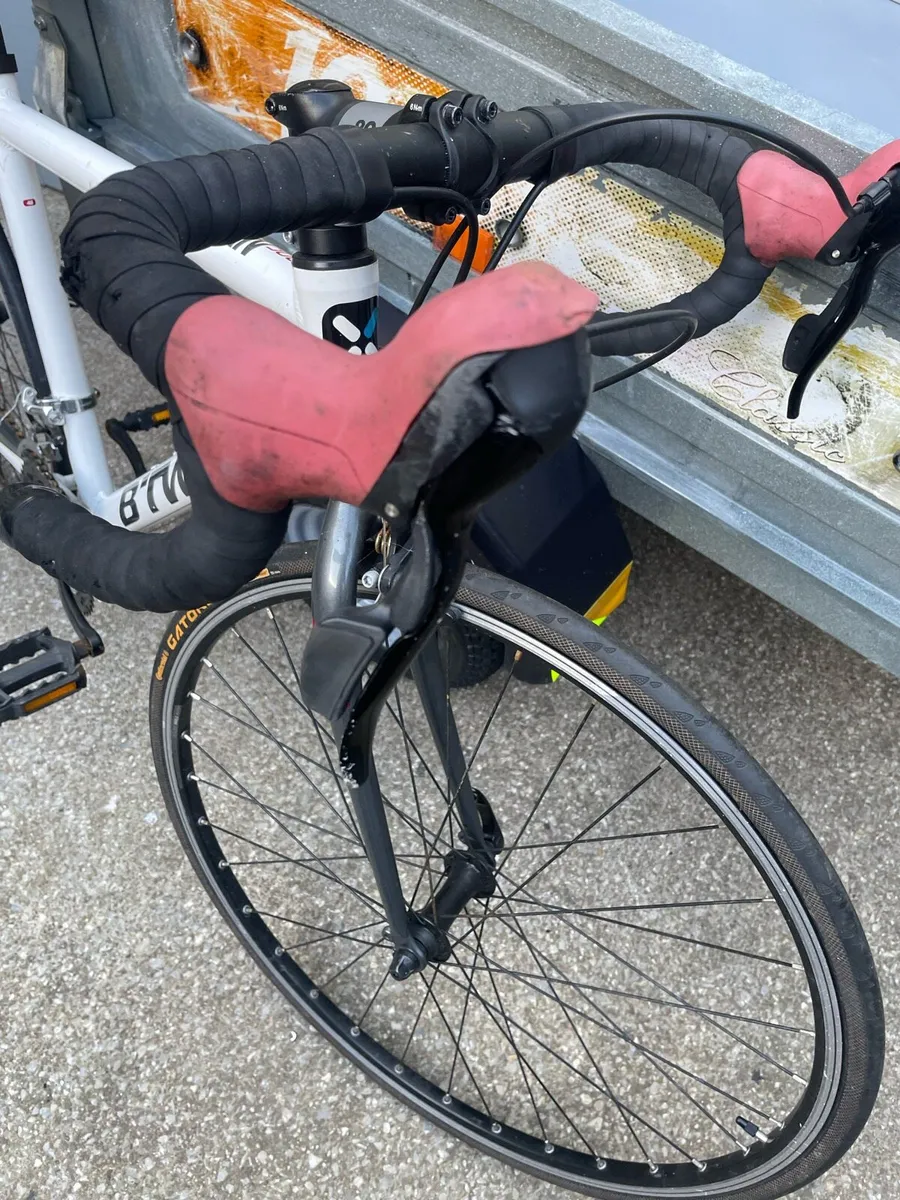 B’Twin Triban Racing Bike - Image 4