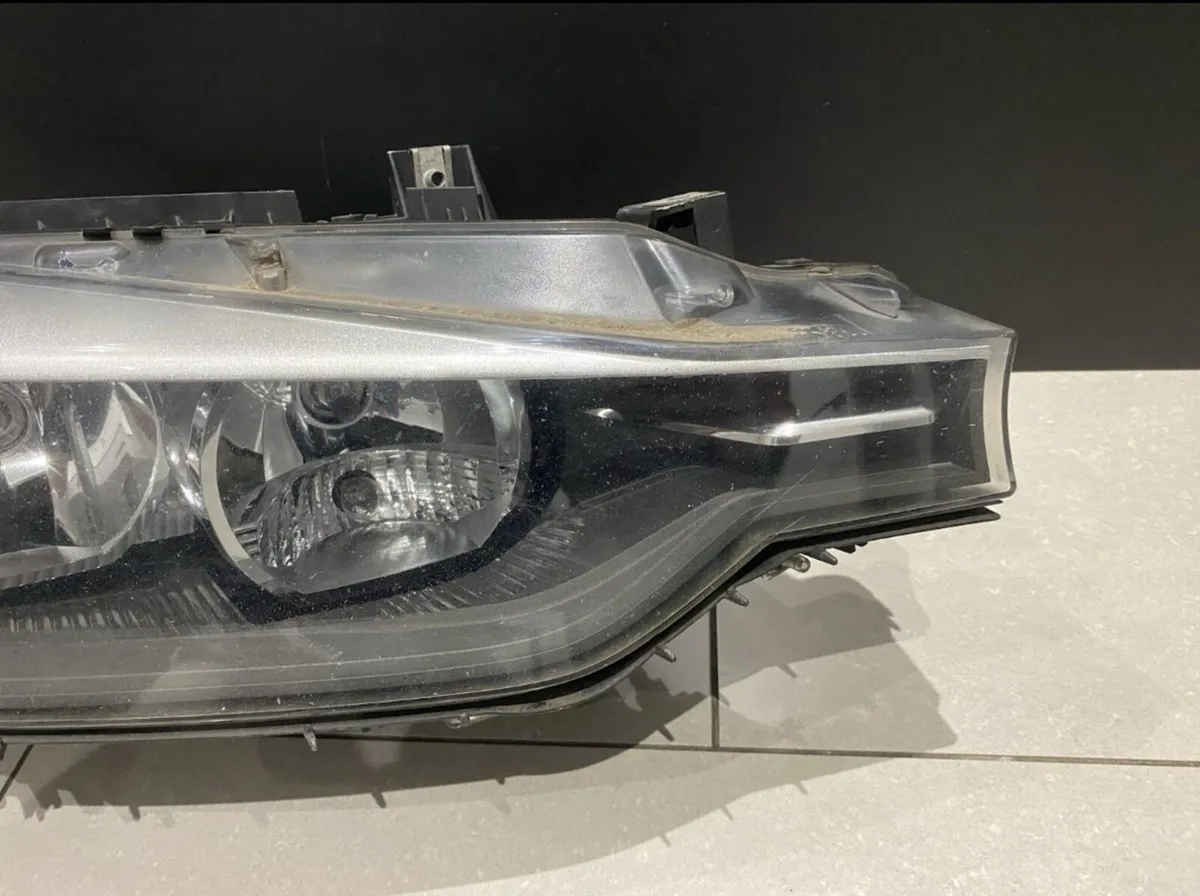 F30/31 drivers side halogen headlight - Image 1