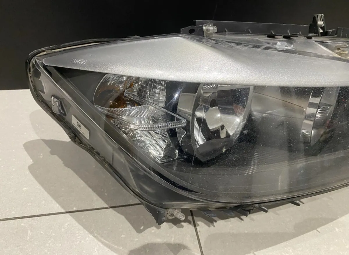 F30/31 drivers side halogen headlight - Image 2