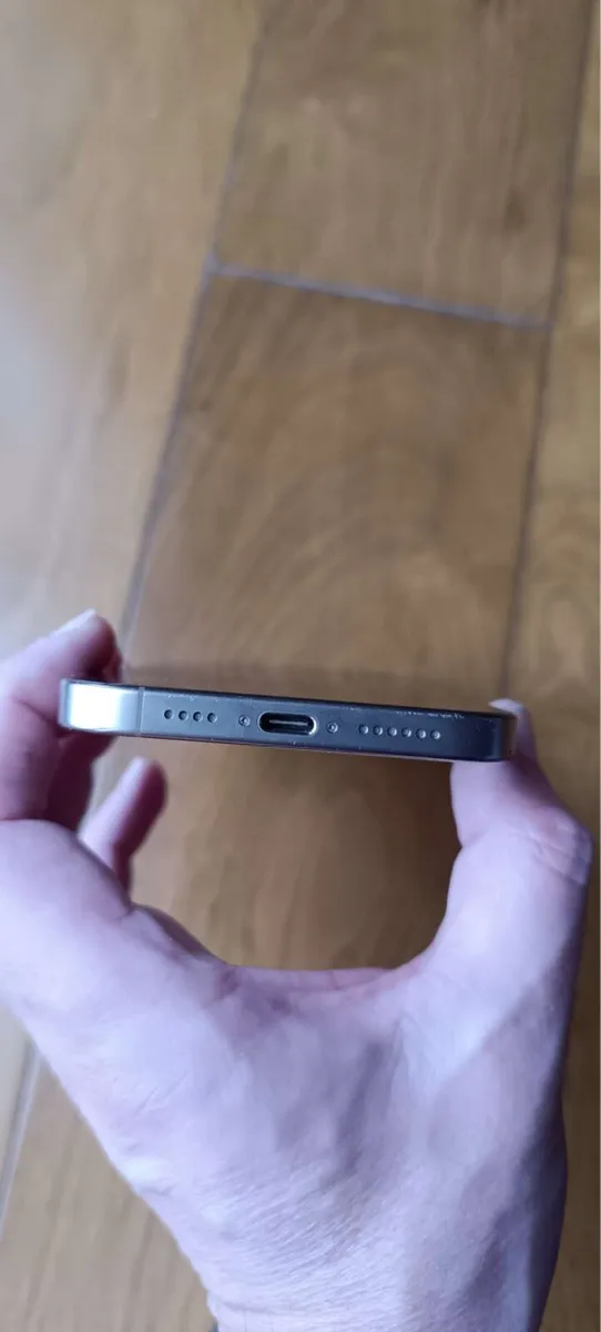 iPhone 16 pro max 256 battery 100% Apple warranty - Image 4