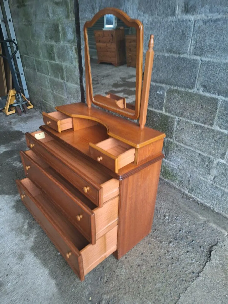 Rossmore Vintage Dressing Table (DELIVERY) - Image 2