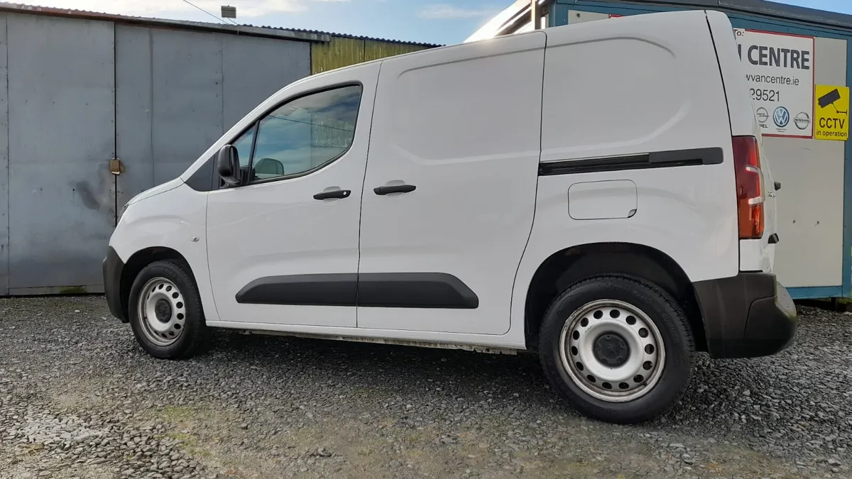 231 Peugeot Partner 1.5 blue hdi 100 active plus - Image 3