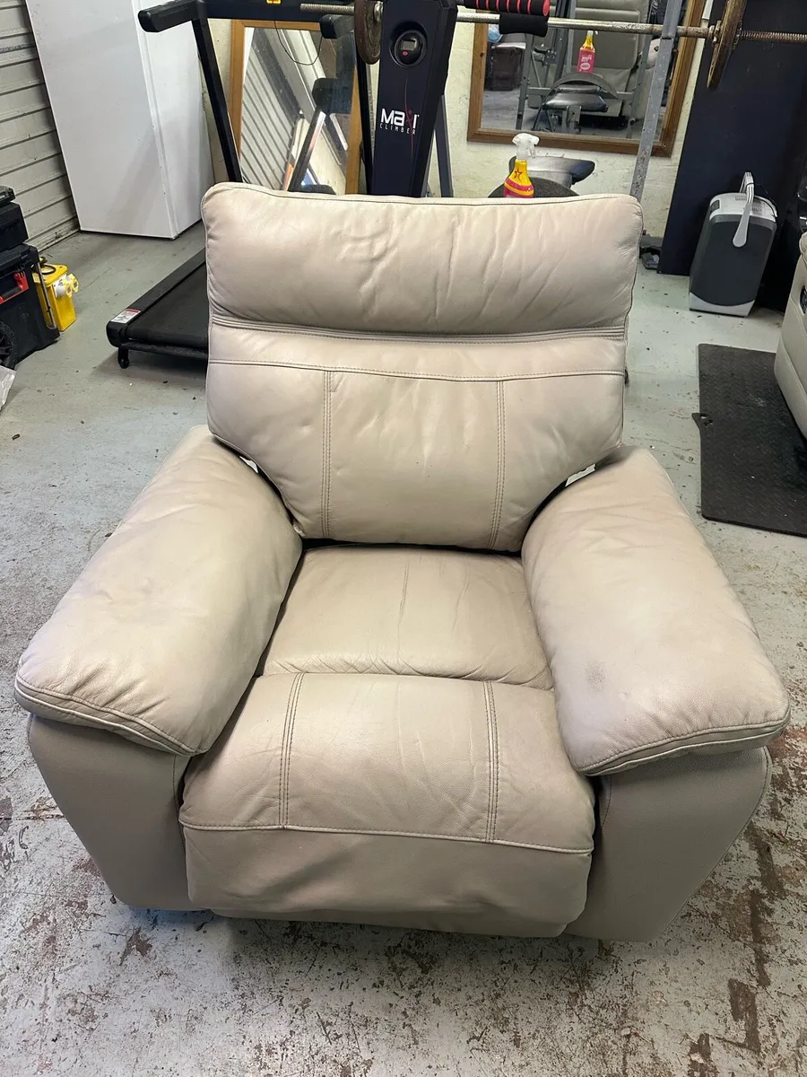 3 1 1 grey leather suite - Image 4