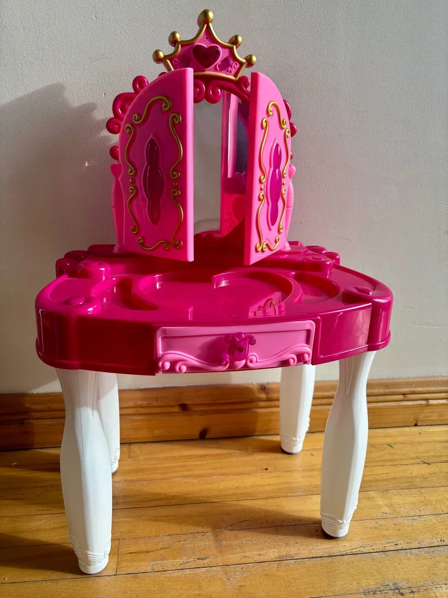 Lights and sounds vanity table - Image 1