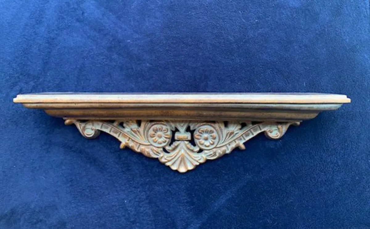 Decorative shelf - Image 1