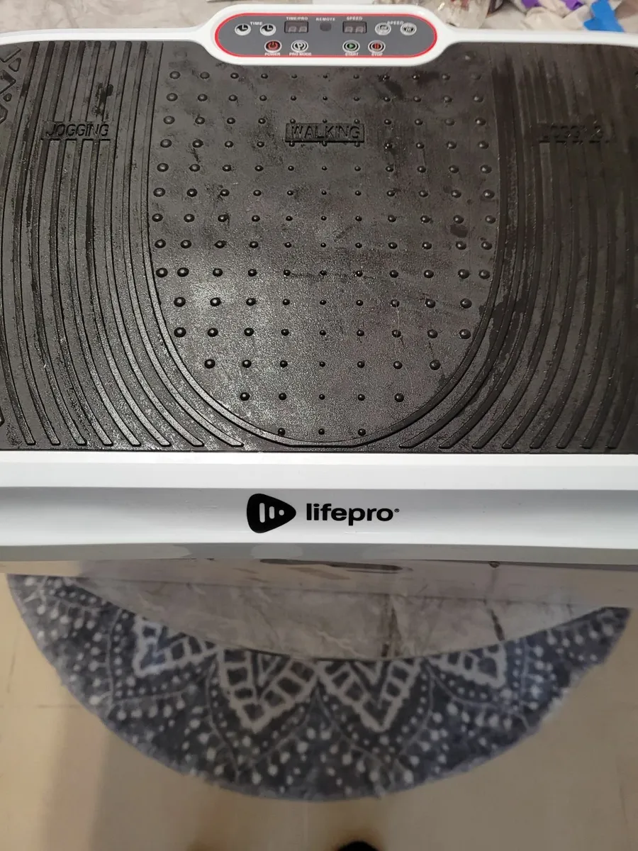 Lifepro vibration plate - Image 1