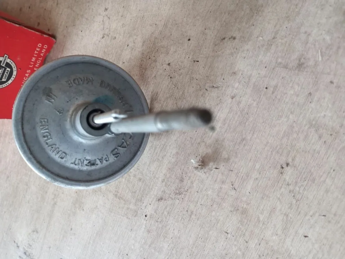 Lucas vacuum unit - Image 1