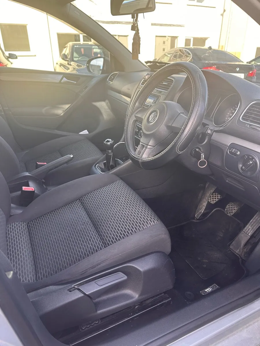 VW Golf 6  1.6 TDI - Image 4