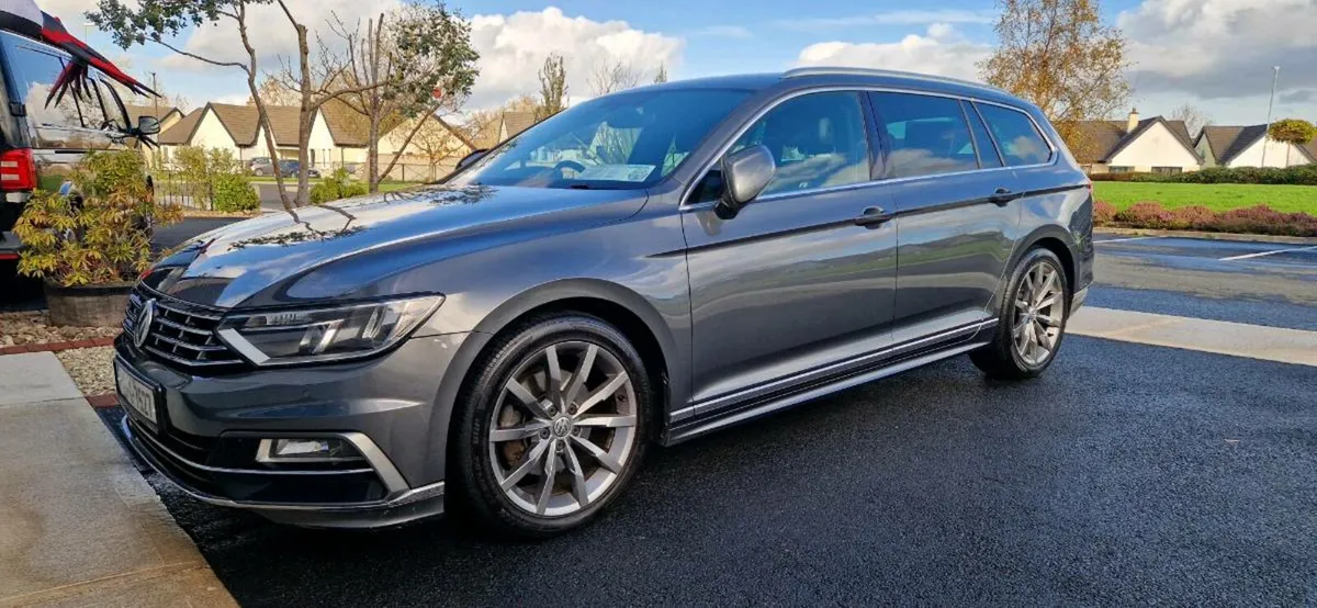 VW Passat R-line Estate 2016 - Image 2