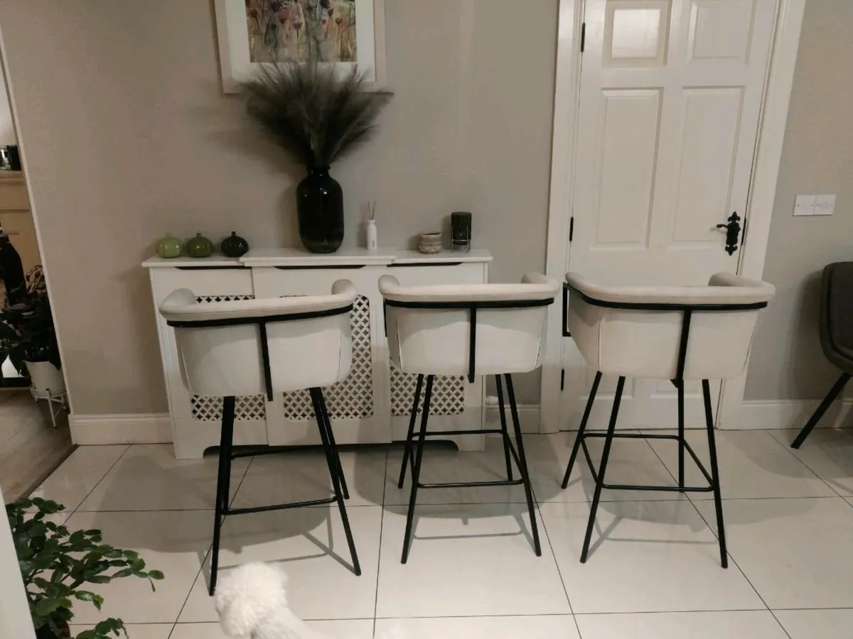 3 Kitchen swivel high stools - Image 3