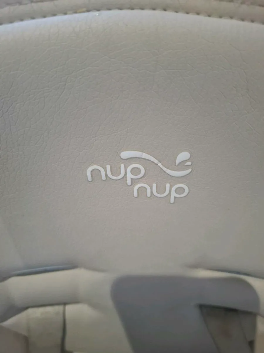 Baby high chair - Image 2