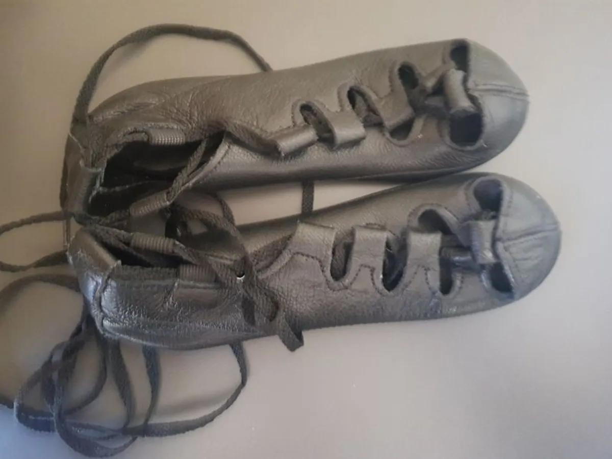 Goleen Size 2 Irish Dancing Shoes