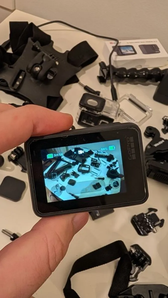 Gopro Hero 7 Black + accessories - Image 3